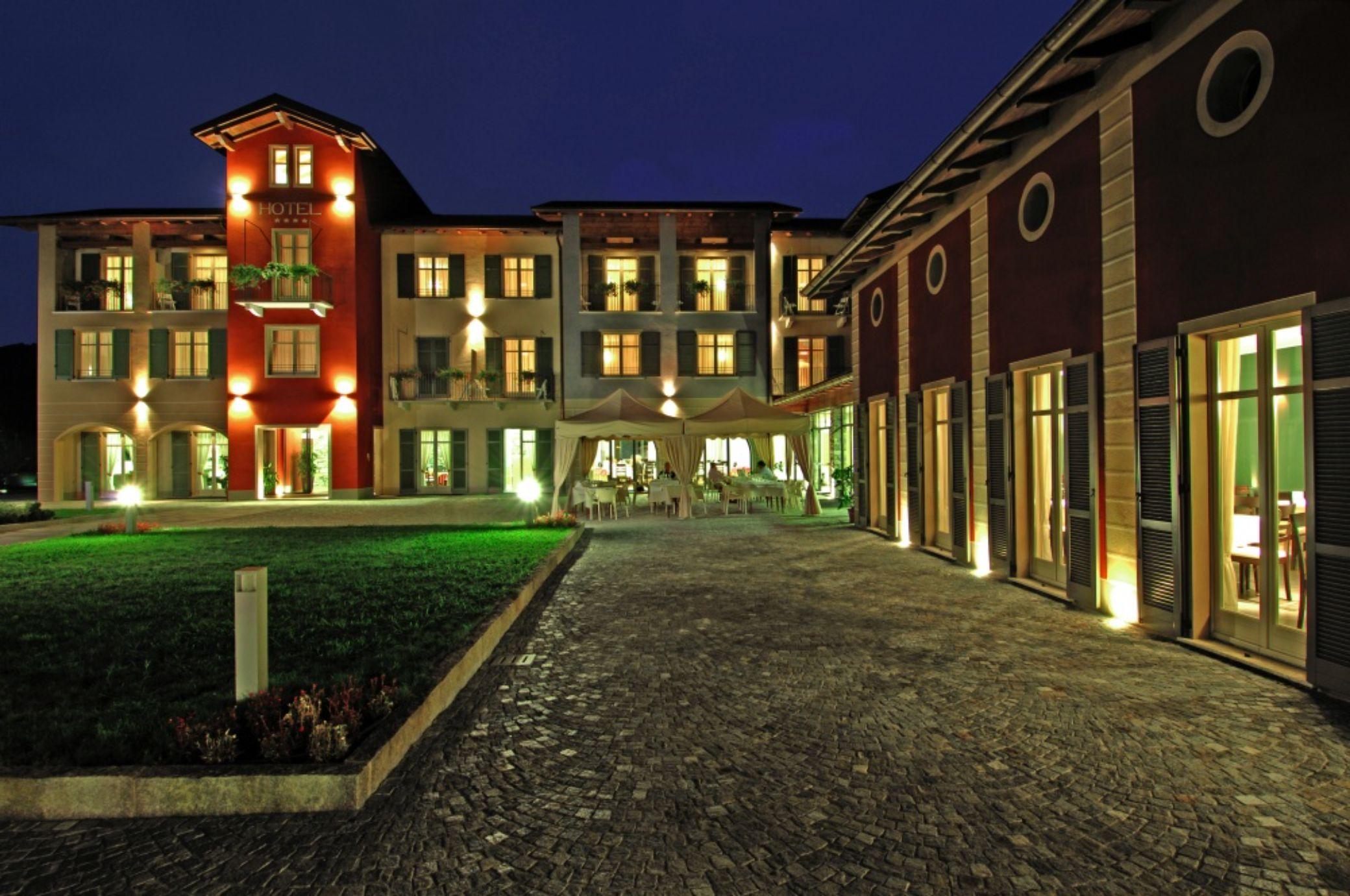 Hotel Cortese アルメーノ エクステリア 写真