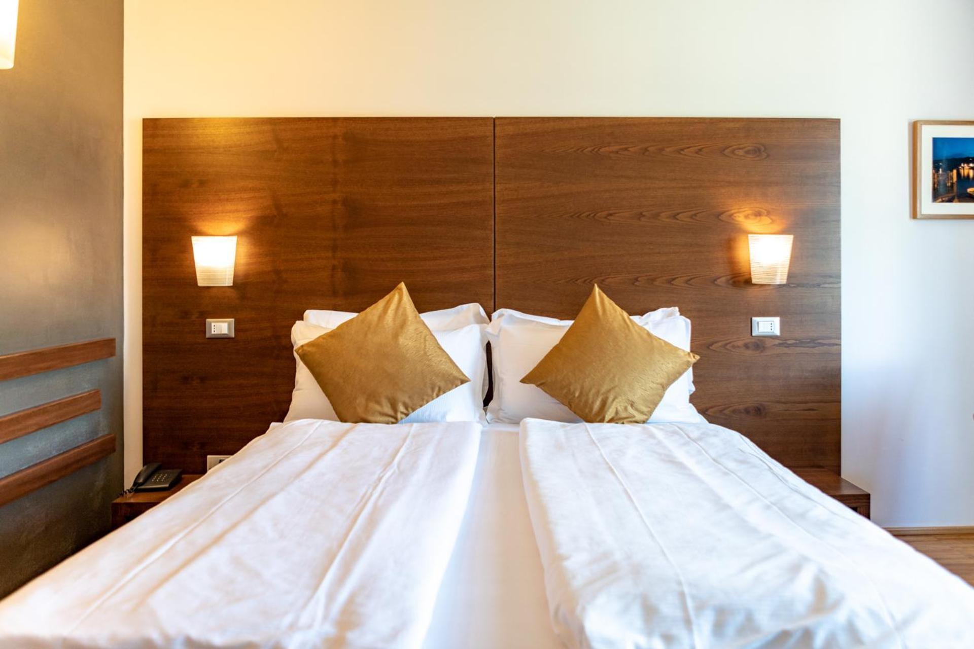Hotel Cortese アルメーノ エクステリア 写真