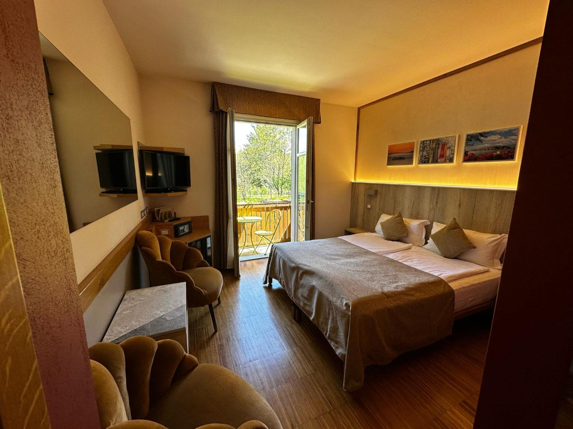Hotel Cortese アルメーノ エクステリア 写真